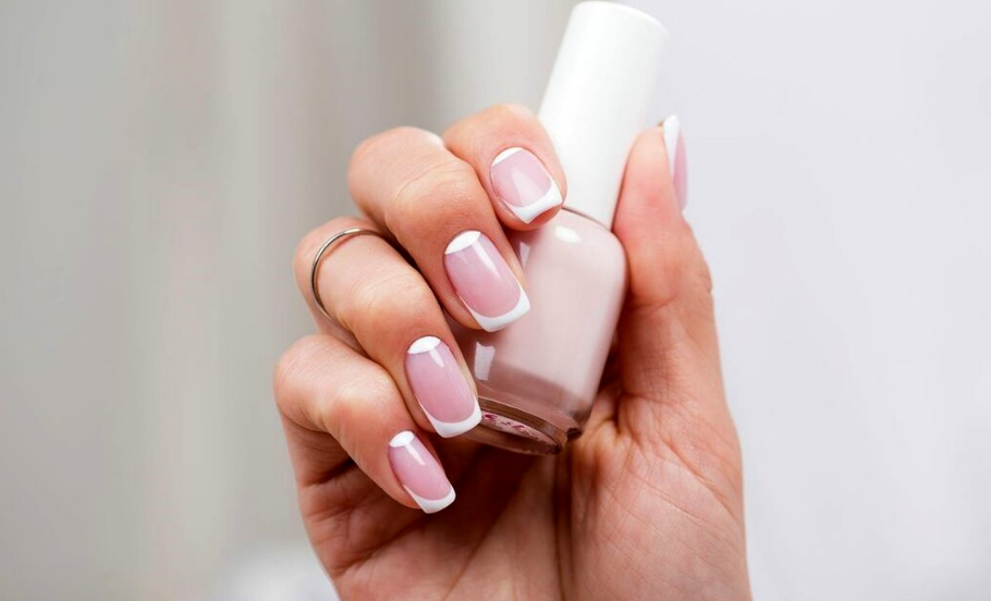 آموزش کاشت ناخن