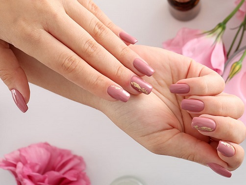 کاشت ناخن با ژل بهتر است؟ یا با پودر؟