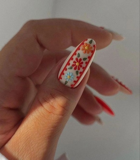 کاشت ناخن با ژل بهتر است؟ یا با پودر؟