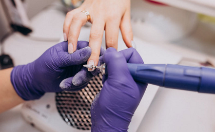 دوره آموزشی کاشت ناخن با مدرک